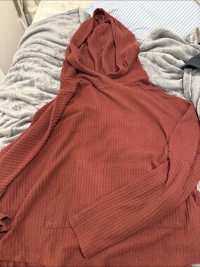 Roxy Women's Hooded Sweater in Brick Red
